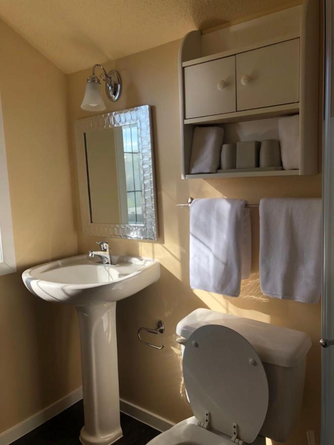 Jason House - Immaculate Suites In A Quiet Seaside Neighbourhood Near Uvic Victoria Exterior foto